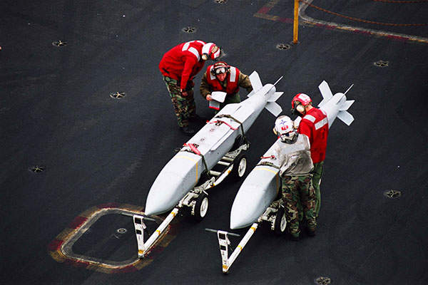Flotte aérienne des FAR : les F-16 bientôt équipées de missiles téléguidés AGM-154C Flotte aérienne des FAR : les F-16 bientôt équipées de missiles téléguidés AGM-154C