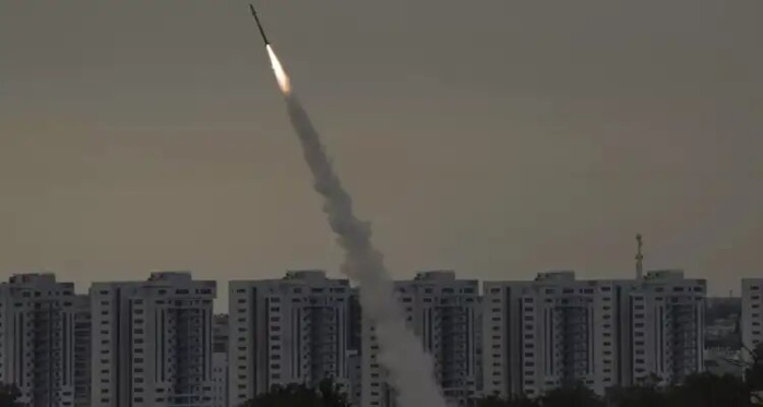 Moyen-Orient : Le Hezbollah cible avec un missile le QG du Mossad à Tel-Aviv Moyen-Orient : Le Hezbollah cible avec un missile le QG du Mossad à Tel-Aviv