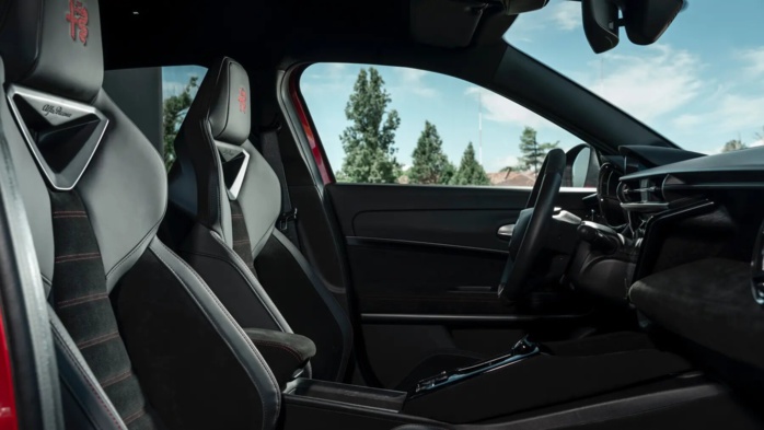 SUV compact - Alfa Romeo Junior Veloce, électrique à l’ADN Alfa SUV compact - Alfa Romeo Junior Veloce, électrique à l’ADN Alfa