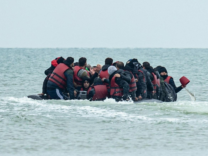 Dakhla : la Marine Royale porte assistance à 38 subsahariens candidats à la migration irrégulière Dakhla : la Marine Royale porte assistance à 38 subsahariens candidats à la migration irrégulière