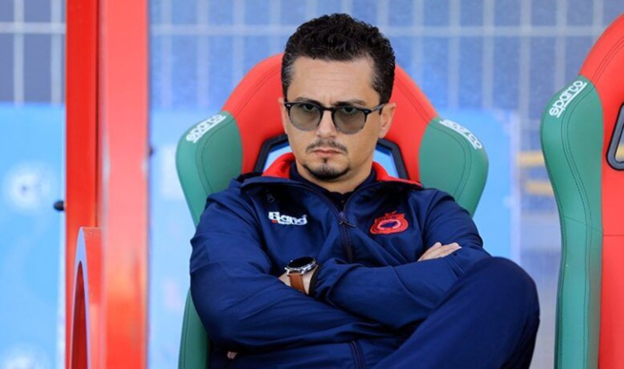 Botola D1: Un entraîneur démissionnaire et non démis de ses fonctions ? Botola D1: Un entraîneur démissionnaire et non démis de ses fonctions ?