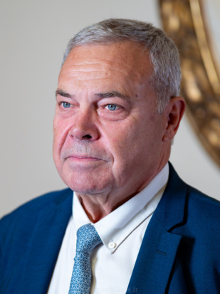 Le Colonel Peer De Jong, vice-président de l’institut Themiis, et ancien Aide de camp des présidents François Mitterrand et Jacques Chirac, a répondu à nos questions. Le Colonel Peer De Jong, vice-président de l’institut Themiis, et ancien Aide de camp des présidents François Mitterrand et Jacques Chirac, a répondu à nos questions.