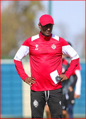 Mokwena continue de tituber ... se contentant de déclarer après chaque match qu'il assume ! Mokwena continue de tituber ... se contentant de déclarer après chaque match qu'il assume !