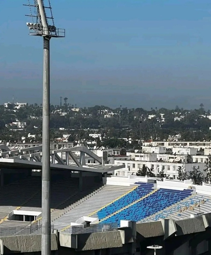 Complexe Sportif Mohammed V : On installe les sièges ! Complexe Sportif Mohammed V : On installe les sièges !