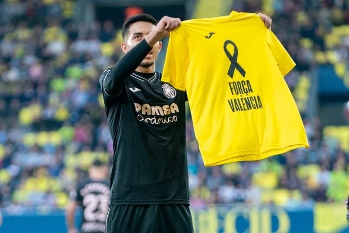 Akhomach blessé au genou, Villareal fait une annonce officielle Akhomach blessé au genou, Villareal fait une annonce officielle