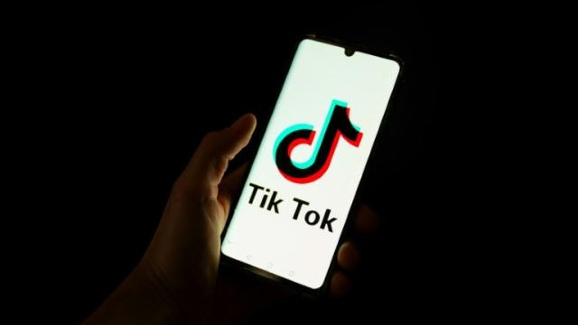 TikTok : Lancement d'un outil d'IA pour créer des publicités à la demande TikTok : Lancement d'un outil d'IA pour créer des publicités à la demande