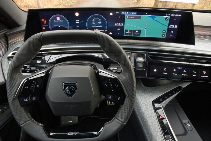 SUV compact - Peugeot 3008 Hybride, l’allure d’un conquérant SUV compact - Peugeot 3008 Hybride, l’allure d’un conquérant