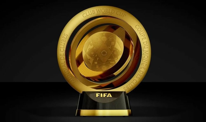 Le trophée officiel du Mondial des Clubs sous son nouveau format à 32 équipes a été dévoilé ce mois-ci. Il a été imaginé par la FIFA et réalisé en collaboration avec le joailler de luxe Tiffany & Co. Le trophée officiel du Mondial des Clubs sous son nouveau format à 32 équipes a été dévoilé ce mois-ci. Il a été imaginé par la FIFA et réalisé en collaboration avec le joailler de luxe Tiffany & Co.