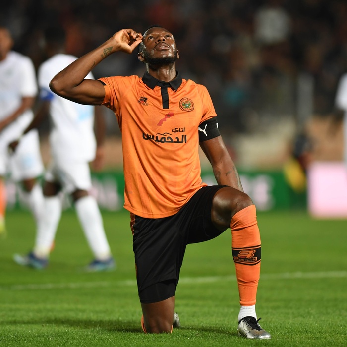 Dayo, un capitaine, un excellent défenseur et une machine à but Dayo, un capitaine, un excellent défenseur et une machine à but