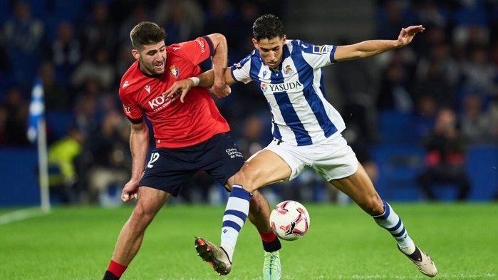 Real Sociedad : Nayef Aguerd sorti à la mi-temps pour cause de blessure, celle-ci est superficielle Real Sociedad : Nayef Aguerd sorti à la mi-temps pour cause de blessure, celle-ci est superficielle