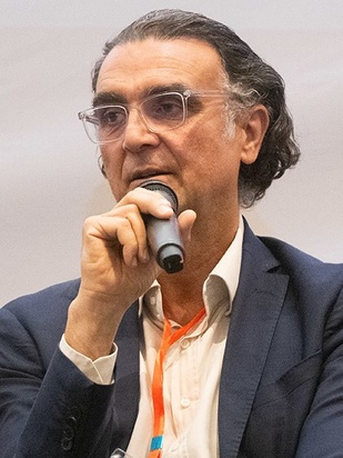 Directeur de Marketing et de l’Intelligence Stratégique au Port de Tanger Ville, Jamil Ouazzani répond à nos questions. Directeur de Marketing et de l’Intelligence Stratégique au Port de Tanger Ville, Jamil Ouazzani répond à nos questions.