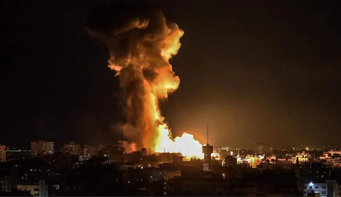 Yémen : Frappes américano-britanniques sur le ministère de la Défense Yémen : Frappes américano-britanniques sur le ministère de la Défense