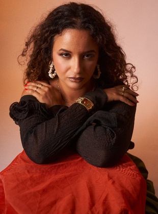 Sonia Noor dévoile son nouvel album « Dawini » : Un voyage sonore entre tradition et modernité Sonia Noor dévoile son nouvel album « Dawini » : Un voyage sonore entre tradition et modernité