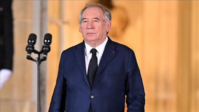 France : Bayrou face à une montagne de défis France : Bayrou face à une montagne de défis