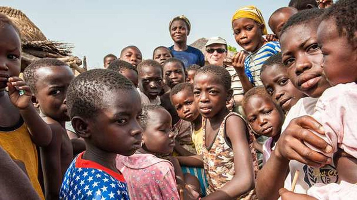 La population de l'Afrique devrait atteindre en 2050 quelque 2,5 milliards d’habitants, avec un âge médian de 20 ans La population de l'Afrique devrait atteindre en 2050 quelque 2,5 milliards d’habitants, avec un âge médian de 20 ans