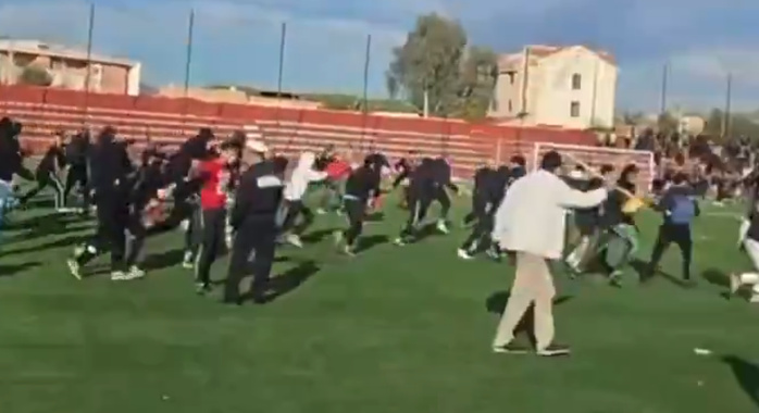 Botola D2 / CAK-KACM : Violence et hooliganisme ! Botola D2 / CAK-KACM : Violence et hooliganisme !