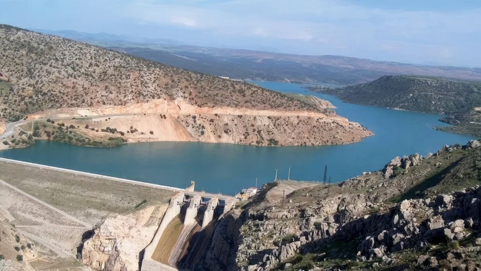 Rétro-verso : Barrage El Kansera, une histoire captivante au fil de l'eau Rétro-verso : Barrage El Kansera, une histoire captivante au fil de l'eau
