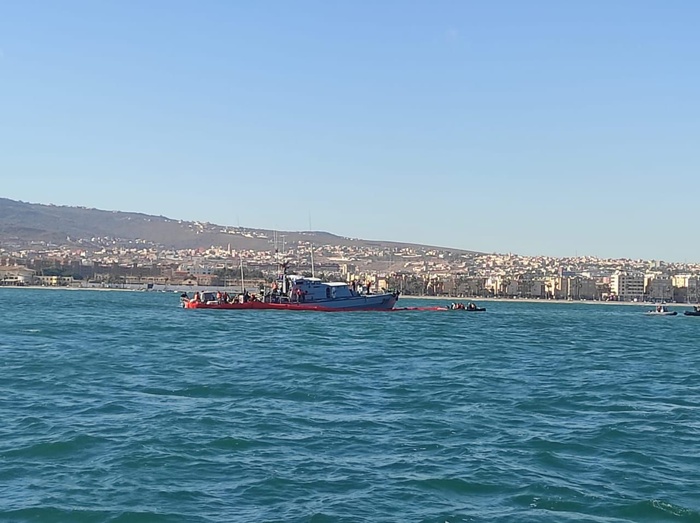 Des unités de la Marine Royale à la rescousse d'un patrouilleur bloqué au large de Nador Des unités de la Marine Royale à la rescousse d'un patrouilleur bloqué au large de Nador