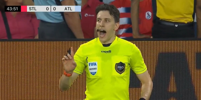 Foot anglais / VAR: L’arbitre expliquera sa décision de vive voix!  Foot anglais / VAR: L’arbitre expliquera sa décision de vive voix!