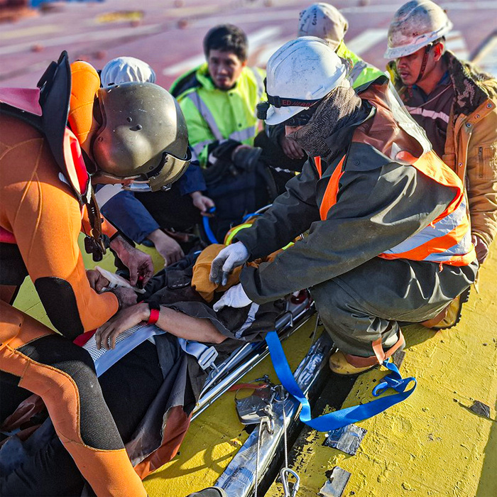 Intervention d’urgence : La Marine Royale secourt un blessé au large de Casablanca Intervention d’urgence : La Marine Royale secourt un blessé au large de Casablanca