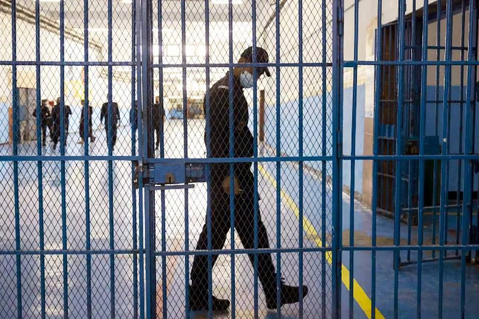 Fonctionnaires pénitentiaires : Vers une revalorisation des conditions de travail Fonctionnaires pénitentiaires : Vers une revalorisation des conditions de travail