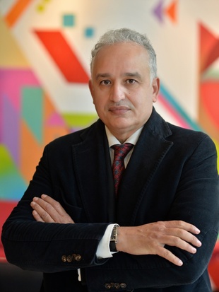 Tayeb Hamdi, médecin et expert en politiques et systèmes de santé, a répondu à nos questions. Tayeb Hamdi, médecin et expert en politiques et systèmes de santé, a répondu à nos questions.