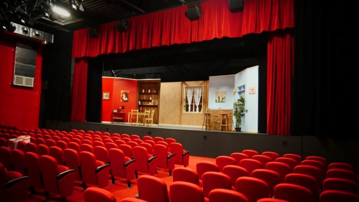 Seulement 9 % des infrastructures culturelles sont spécifiquement dédiées au théâtre. Seulement 9 % des infrastructures culturelles sont spécifiquement dédiées au théâtre.