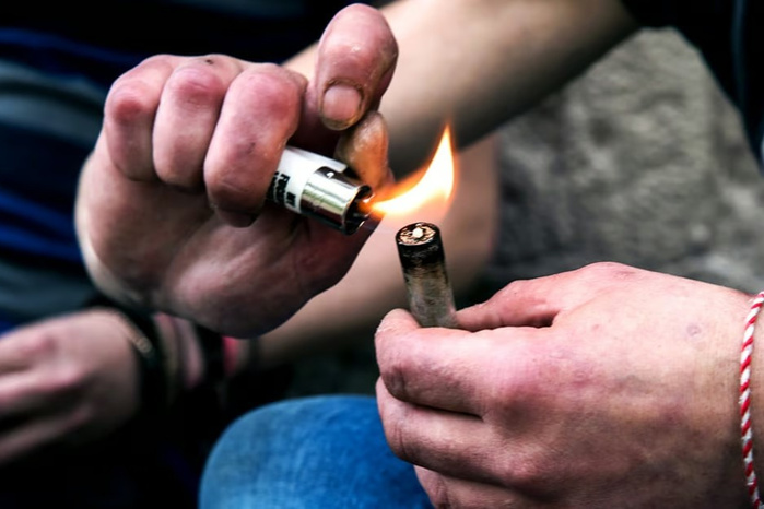 El Jadida : Arrestation d’un suspect pour homicide volontaire et trafic de drogues, y compris "L'poufa" El Jadida : Arrestation d’un suspect pour homicide volontaire et trafic de drogues, y compris "L'poufa"