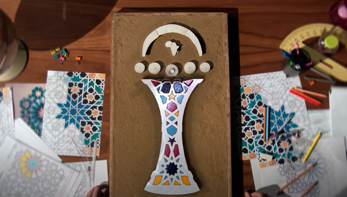 Le logo officiel de la CAN 2025 mettant le zellij marocain à l’honneur. Le logo officiel de la CAN 2025 mettant le zellij marocain à l’honneur.