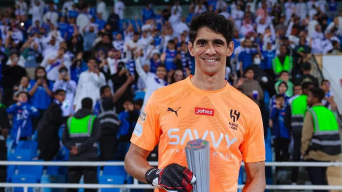 Al-Hilal : Yassine Bounou nommé meilleur gardien du mois du championnat saoudien Al-Hilal : Yassine Bounou nommé meilleur gardien du mois du championnat saoudien