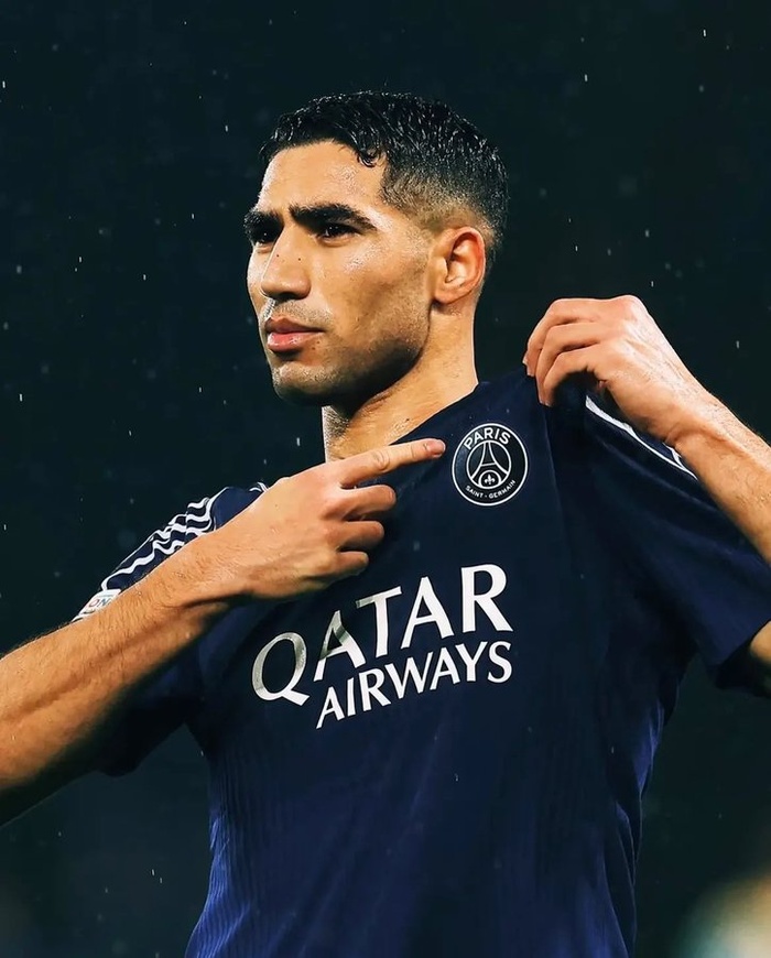 Hakimi / Le latéral droit le mieux payé au monde : 14 millions d'euros nets par saison ! Hakimi / Le latéral droit le mieux payé au monde : 14 millions d'euros nets par saison !