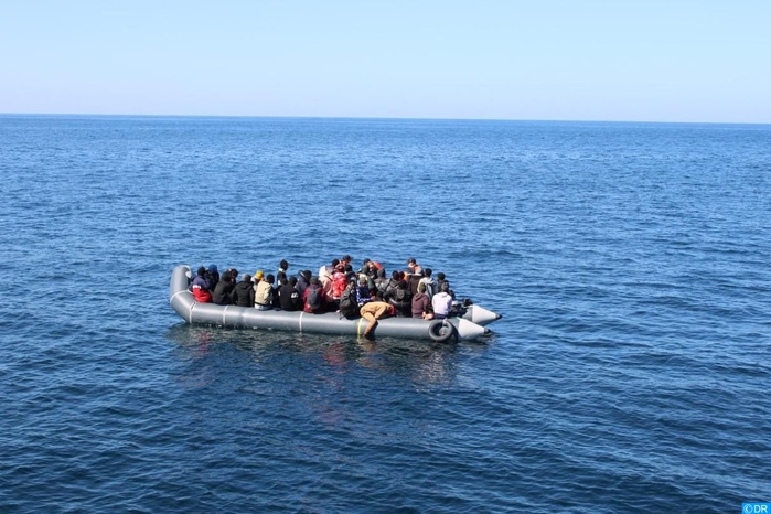 Tan-Tan : la Marine Royale porte assistance à 41 Subsahariens candidats à l’émigration irrégulière Tan-Tan : la Marine Royale porte assistance à 41 Subsahariens candidats à l’émigration irrégulière