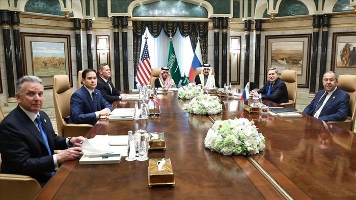 Fin des pourparlers entre la Russie et les États-Unis à Riyad : Moscou salue une "réunion productive" Fin des pourparlers entre la Russie et les États-Unis à Riyad : Moscou salue une "réunion productive"