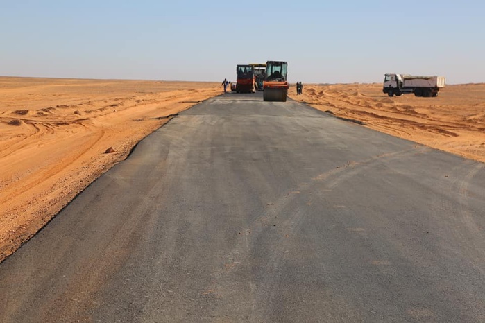 Route entre Es-Semara et la frontière mauritanienne : les travaux avancent à 95% Route entre Es-Semara et la frontière mauritanienne : les travaux avancent à 95%