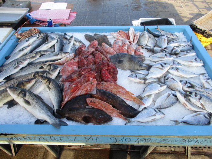 "Poisson à prix raisonnable" : 4.000 tonnes réparties sur 1.000 points de vente pour baisser les prix "Poisson à prix raisonnable" : 4.000 tonnes réparties sur 1.000 points de vente pour baisser les prix