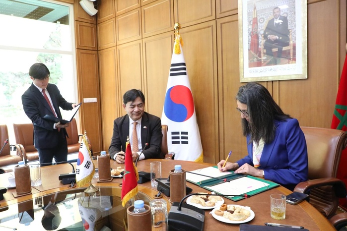 Signature d’un accord de financement avec République de Corée pour l’acquisition de 110 trains RER Signature d’un accord de financement avec République de Corée pour l’acquisition de 110 trains RER