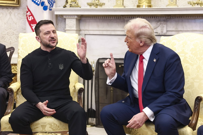 Guerre en Ukraine : Donald Trump recadre sévèrement Zelensky devant le monde entier  Guerre en Ukraine : Donald Trump recadre sévèrement Zelensky devant le monde entier