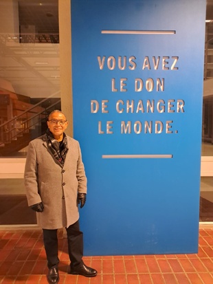 Dr Anwar CHERKAOUI avec un Slogan de l’École polytechnique de Paris ( Février 2025 ) Dr Anwar CHERKAOUI avec un Slogan de l’École polytechnique de Paris ( Février 2025 )
