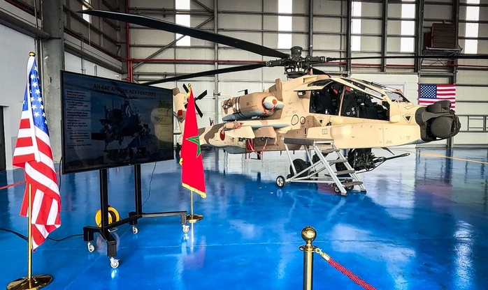 Les hélicoptères Apache AH-64E présentés officiellement lors d'une cérémonie dans la base aérienne de Salé Les hélicoptères Apache AH-64E présentés officiellement lors d'une cérémonie dans la base aérienne de Salé
