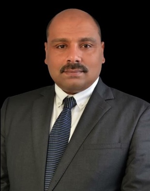 El Mostafa Fakhir, expert du transport et de la logistique. El Mostafa Fakhir, expert du transport et de la logistique.