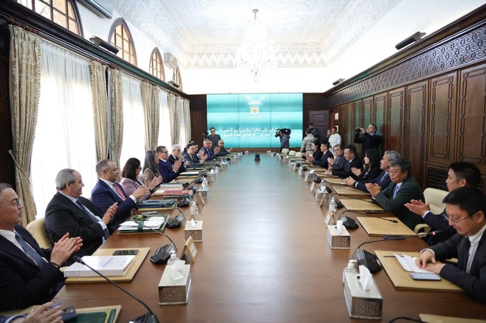 Textile : Le géant chinois Sunrise annonce deux usines à Fès et Skhirat pour 2,3 MMDH Textile : Le géant chinois Sunrise annonce deux usines à Fès et Skhirat pour 2,3 MMDH