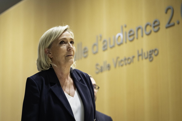 Condamnée à 4 ans de prison et à l'inéligibilité, Marine Le Pen privée des élections de 2027 Condamnée à 4 ans de prison et à l'inéligibilité, Marine Le Pen privée des élections de 2027