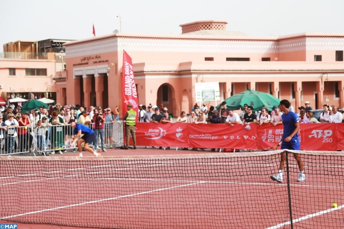 39è édition du Grand Prix Hassan II de tennis : Match d’exhibition sur la place Jemaa El Fna 39è édition du Grand Prix Hassan II de tennis : Match d’exhibition sur la place Jemaa El Fna