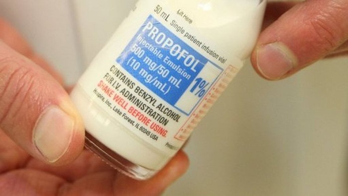 Médicaments vendus illégalement au CHR de Tanger : la Confédération des Pharmaciens saisit la Justice 