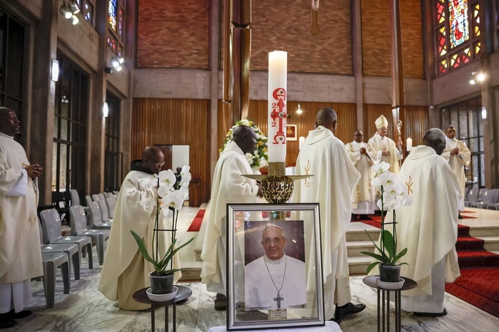 Dans la cathédrale du Christ-Roi à Johannesbourg/AFP Dans la cathédrale du Christ-Roi à Johannesbourg/AFP