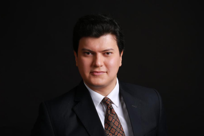 Ismael Zniber, Historien Ismael Zniber, Historien