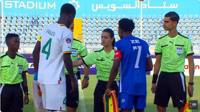 L’arbitre égyptienne Chahinaze Al Maghribi était au sifflet.
