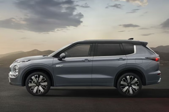 SUV hybride rechargeable - Mitsubishi Outlander PHEV Instyle+, old school mais moderne malgré tout SUV hybride rechargeable - Mitsubishi Outlander PHEV Instyle+, old school mais moderne malgré tout