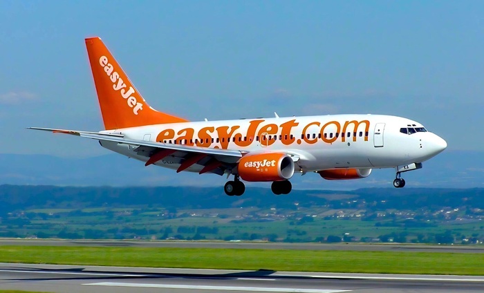 Un vol d'EasyJet à destination de Marrakech atterrit en urgence à Madrid à cause d'un passager violent Un vol d'EasyJet à destination de Marrakech atterrit en urgence à Madrid à cause d'un passager violent
