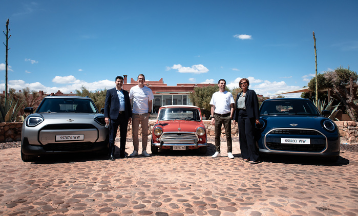 MINI, entre tradition et modernité, au domaine du Rétro, à Marrakech.